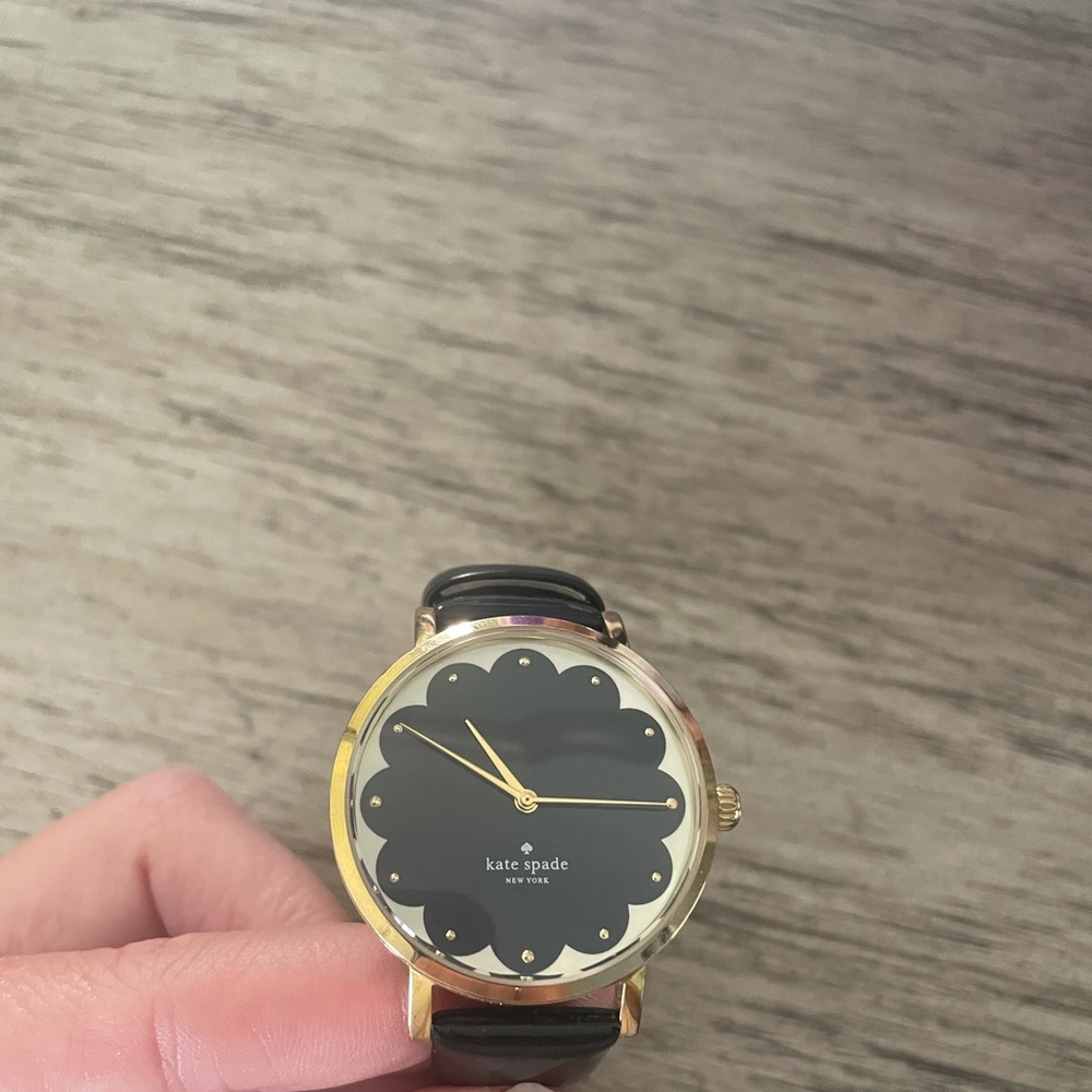 Kate spade black and gold scallop watch